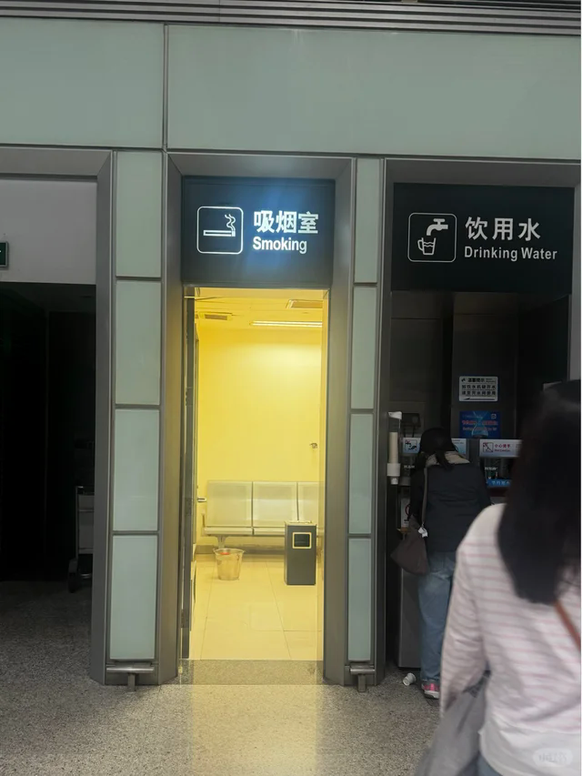 常州奔牛国際空港の喫煙所